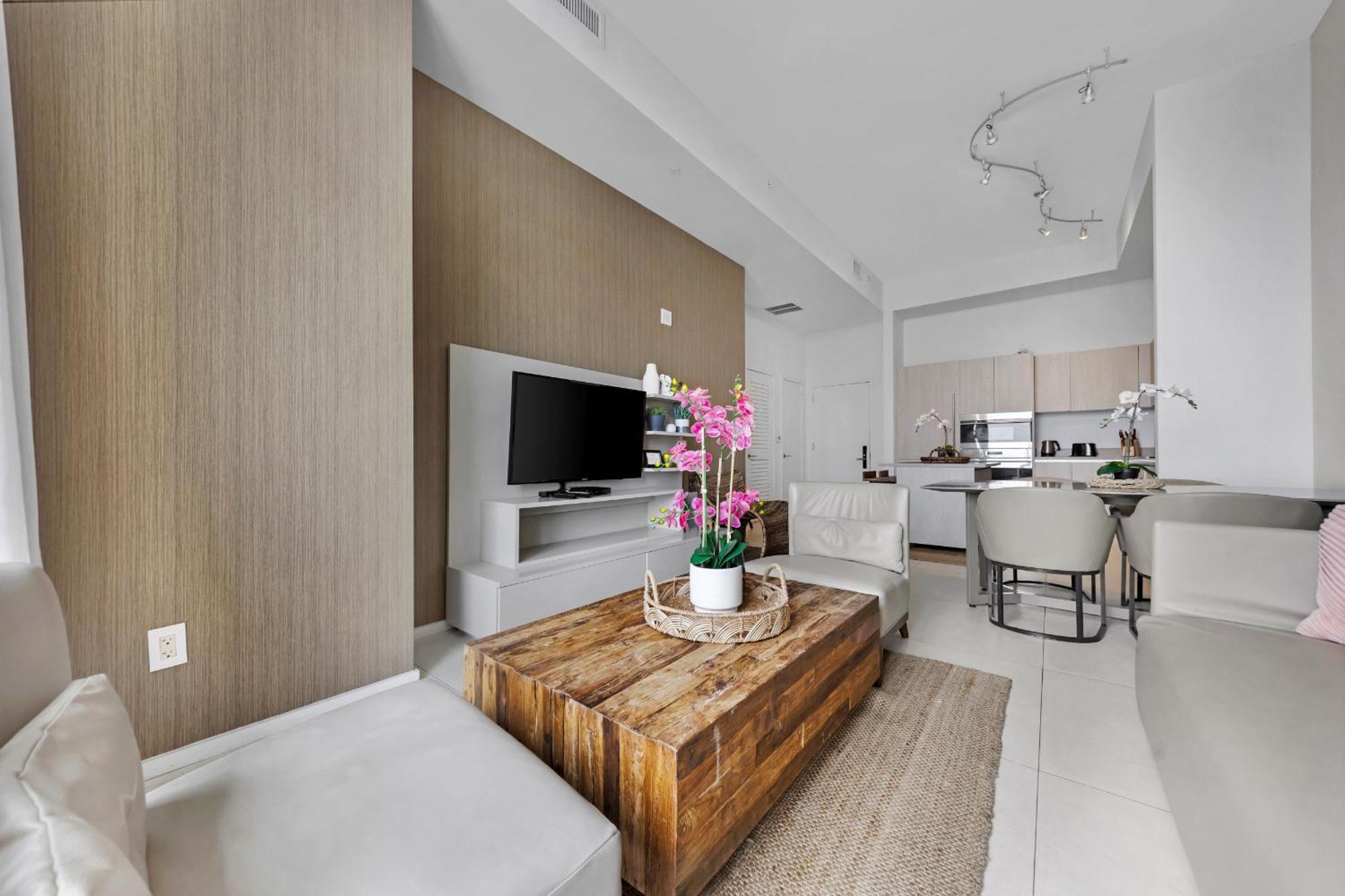 Apartment Wake Up To The Sound Of Waves In A Stylish In A Luxury *