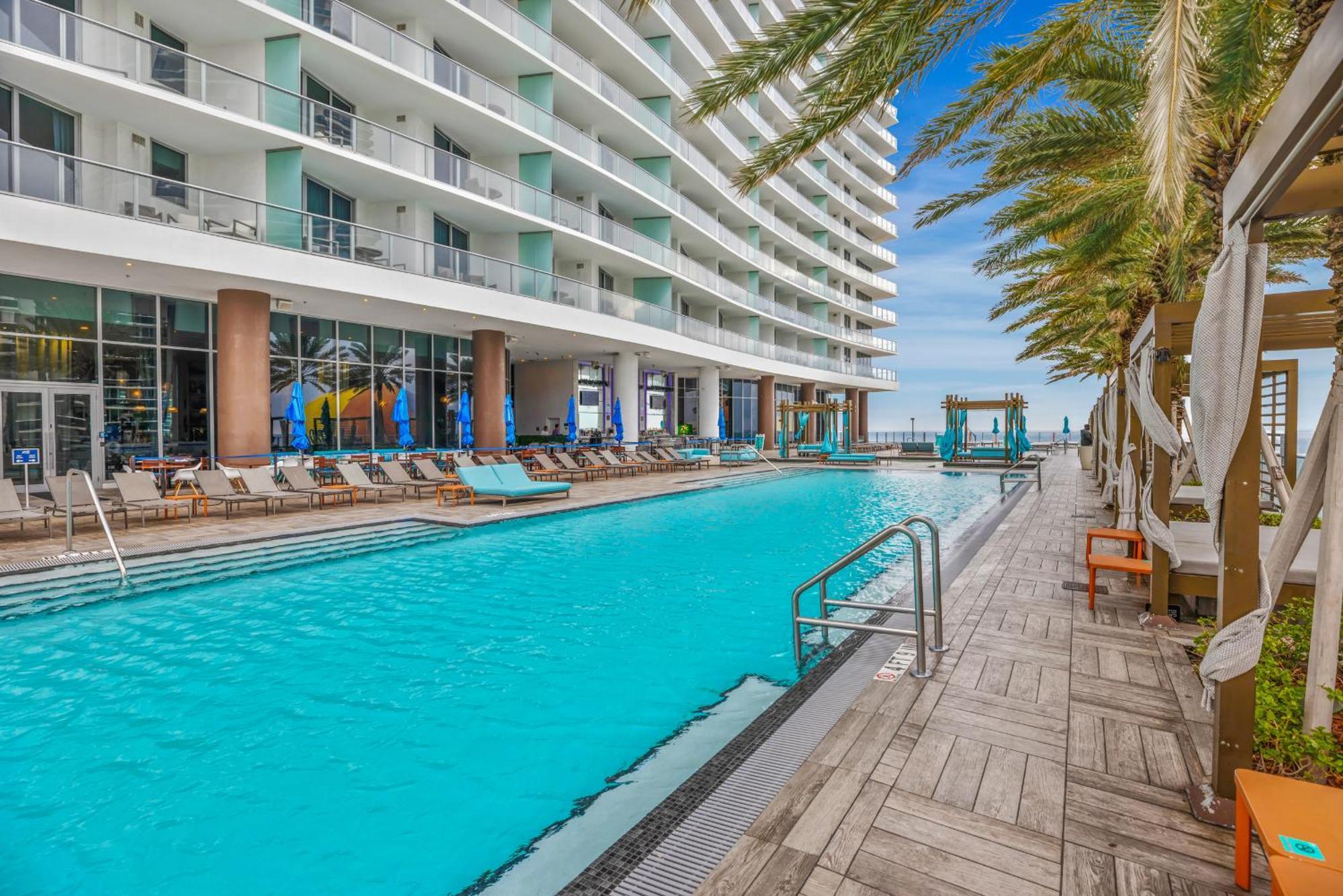 Apartment Wake Up To The Sound Of Waves In A Stylish In A Luxury