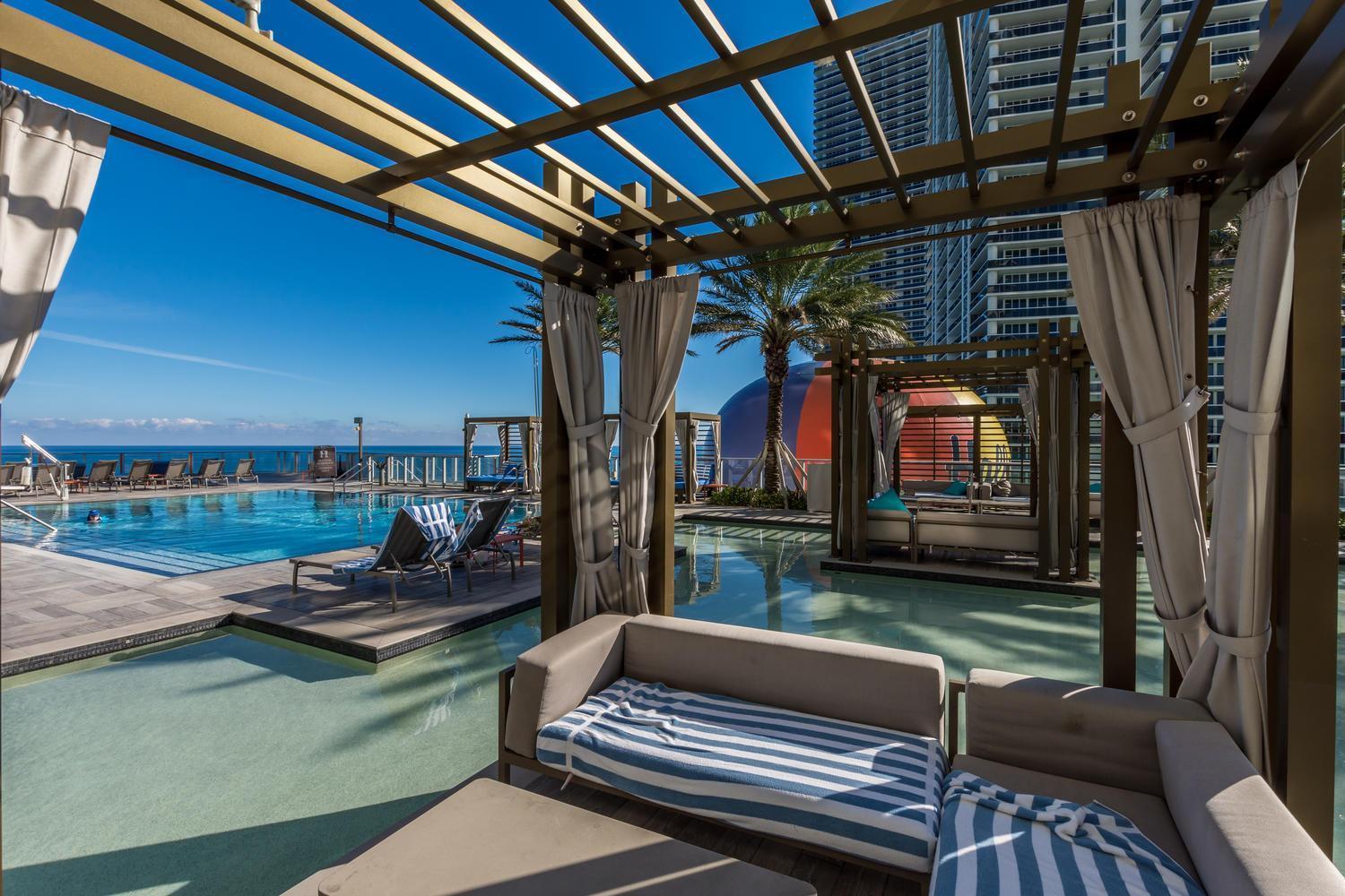 Apartment Wake Up To The Sound Of Waves In A Stylish In A Luxury