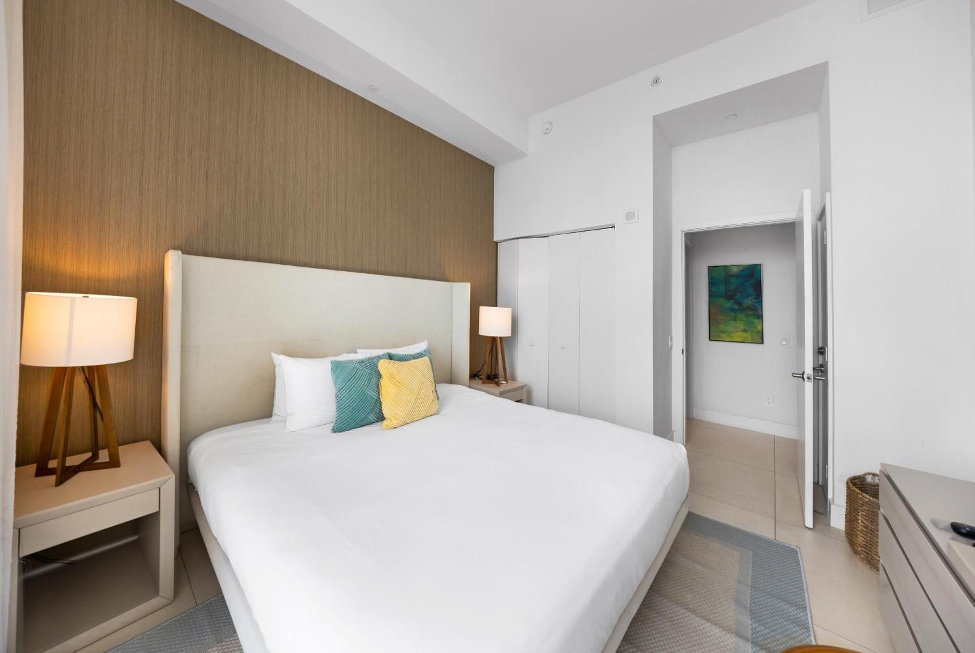 Wake Up To The Sound Of Waves In A Stylish In A Luxury *