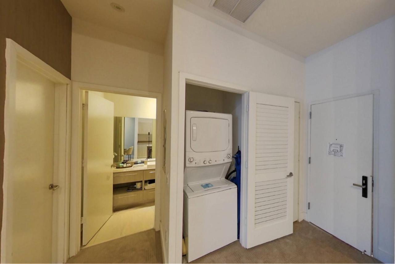 Wake Up To The Sound Of Waves In A Stylish In A Luxury Hollywood